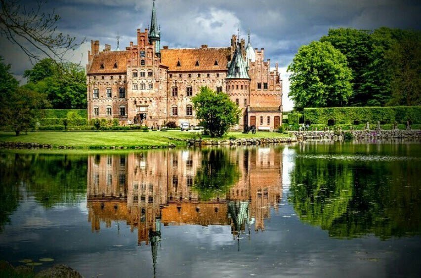Egeskov Castle, Near Kværndrup, Funen, Denmark